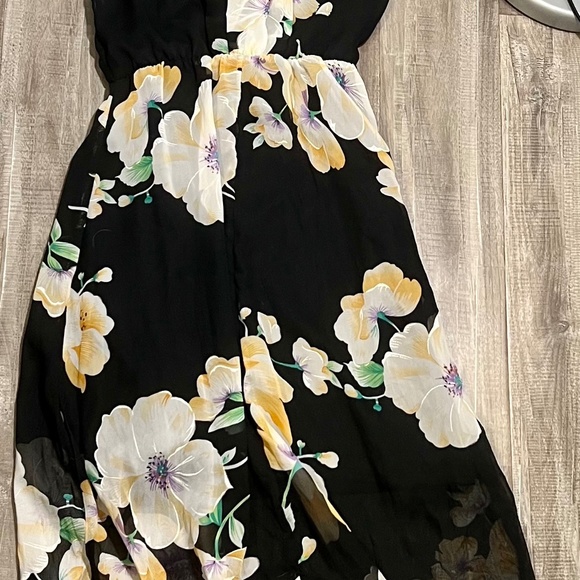 Maxi Flowy Dress with Flower design  Size: S - Picture 2 of 6